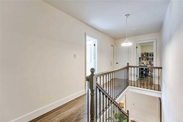7 Abbeywood Tr, House detached with 4 bedrooms, 3 bathrooms and 5 parking in Toronto ON | Image 13