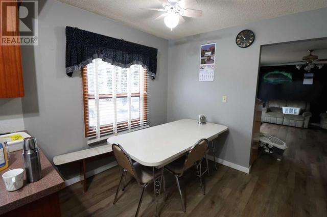 119 8 Avenue W, House detached with 3 bedrooms, 2 bathrooms and 3 parking in Bow Island AB | Image 5