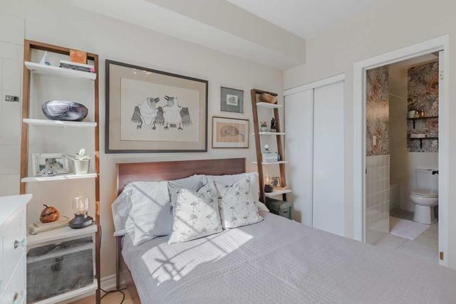 96 Connolly St, Townhouse with 2 bedrooms, 1 bathrooms and 1 parking in Toronto ON | Image 5
