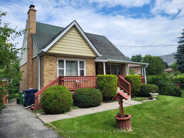 52 Patrick Blvd, House detached with 3 bedrooms, 2 bathrooms and 5 parking in Toronto ON | Image 30