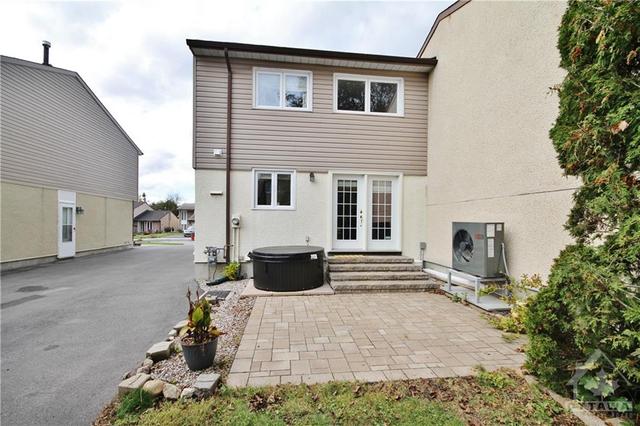 1041 Barwell Avenue, Home with 3 bedrooms, 3 bathrooms and 6 parking in Ottawa ON | Image 30
