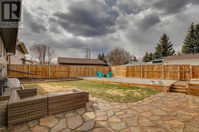 252 Cantrell Drive Sw, House detached with 4 bedrooms, 2 bathrooms and 4 parking in Calgary AB | Image 22