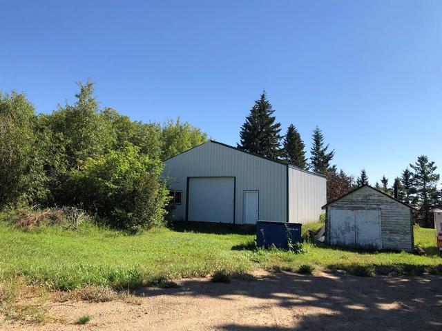 51073 Twp. Rd. 462, House detached with 2 bedrooms, 1 bathrooms and 6 parking in Wainwright No. 61 AB | Image 6