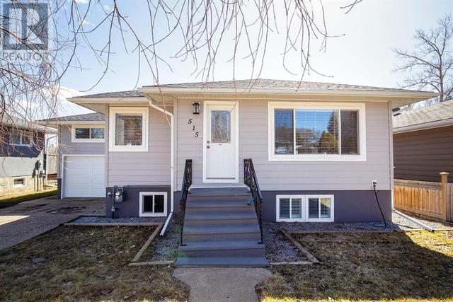 515 12 Street Sw, House detached with 3 bedrooms, 2 bathrooms and 2 parking in Medicine Hat AB | Image 2