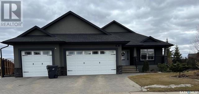 7 Champagne Court, House detached with 6 bedrooms, 3 bathrooms and null parking in Battleford SK | Card Image