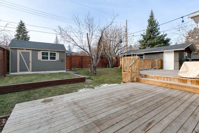 11 Mayfair Road Sw, House detached with 5 bedrooms, 2 bathrooms and 1 parking in Calgary AB | Image 36