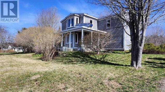 4458 Highway 332, House detached with 3 bedrooms, 2 bathrooms and null parking in Lunenburg MD NS | Image 3