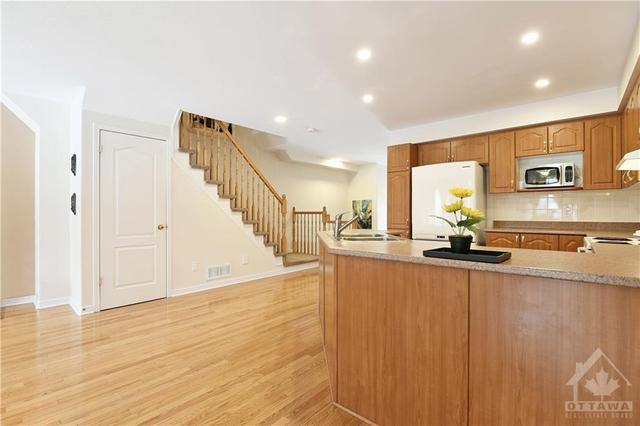 115 Parkrose Private, Townhouse with 3 bedrooms, 3 bathrooms and 2 parking in Ottawa ON | Image 9