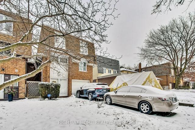 49 Harnworth Dr, House attached with 3 bedrooms, 2 bathrooms and 4 parking in Toronto ON | Image 23