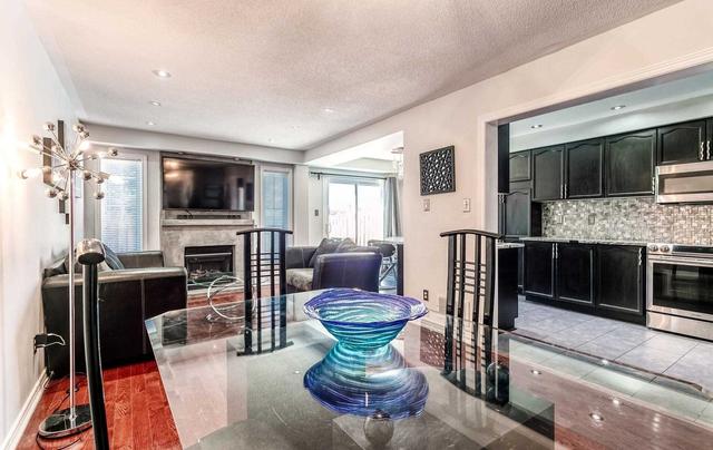 124 Maple Sugar Lane, House attached with 3 bedrooms, 3 bathrooms and 4 parking in Vaughan ON | Image 7