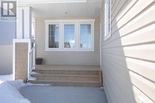 21 Panorama Avenue, House detached with 3 bedrooms, 2 bathrooms and 2 parking in Lacombe AB | Image 3