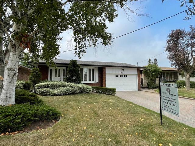 22 Burnhamill Pl, House detached with 3 bedrooms, 2 bathrooms and 6 parking in Toronto ON | Image 1