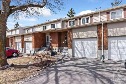 10 - 2415 Southvale Crescent, Townhouse with 3 bedrooms, 2 bathrooms and 2 parking in Ottawa ON | Card Image