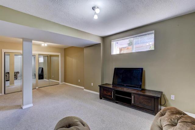 113 Edgebrook Grove Nw, Home with 5 bedrooms, 3 bathrooms and null parking in Calgary AB | Image 19
