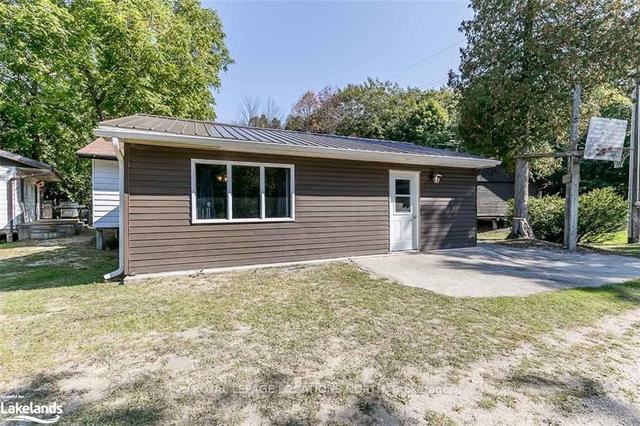 229 Bruce 23 Rd, House detached with 3 bedrooms, 2 bathrooms and 21 parking in Kincardine ON | Image 16