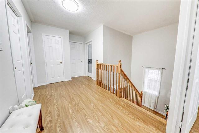 154 Darren Ave, House detached with 3 bedrooms, 3 bathrooms and 4 parking in Whitby ON | Image 11