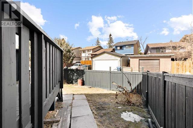 256 Whiteridge Place Ne, House semidetached with 4 bedrooms, 3 bathrooms and 3 parking in Calgary AB | Image 39