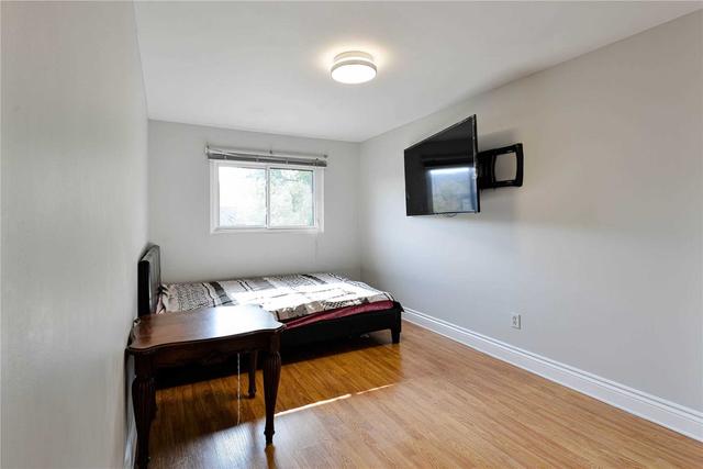 35 Carleton Pl, Townhouse with 3 bedrooms, 2 bathrooms and 2 parking in Brampton ON | Image 17