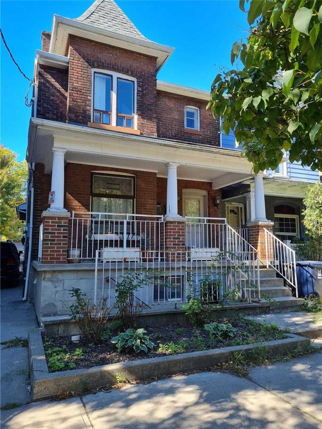 118a Lansdowne Ave, House detached with 5 bedrooms, 3 bathrooms and 2 parking in Toronto ON | Card Image