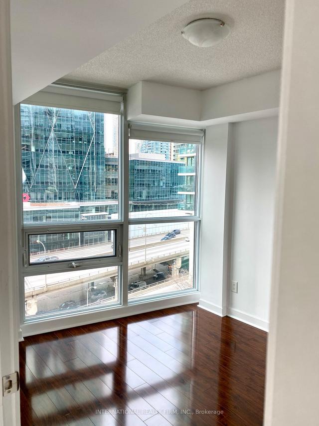 1103 - 33 Bay St, Condo with 2 bedrooms, 2 bathrooms and 1 parking in Toronto ON | Image 33