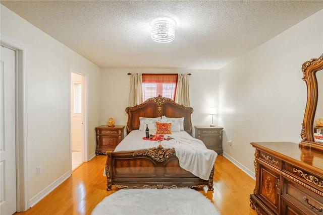 295 Oaktree Circ, House semidetached with 3 bedrooms, 4 bathrooms and 3 parking in Mississauga ON | Image 9