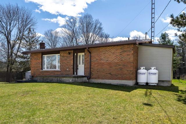 16 Mcdonald Cres, House detached with 2 bedrooms, 1 bathrooms and 5 parking in Greater Napanee ON | Image 12