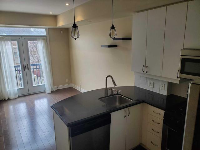 Th15 - 70 Carr St, Townhouse with 2 bedrooms, 2 bathrooms and 1 parking in Toronto ON | Image 3
