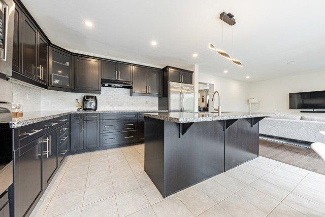 31 Peer Crt, House detached with 4 bedrooms, 4 bathrooms and 5 parking in Hamilton ON | Image 40