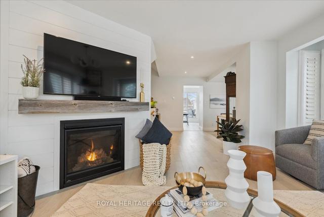 1 - 2 Cumberland Lane, Townhouse with 3 bedrooms, 3 bathrooms and 2 parking in Ajax ON | Image 2