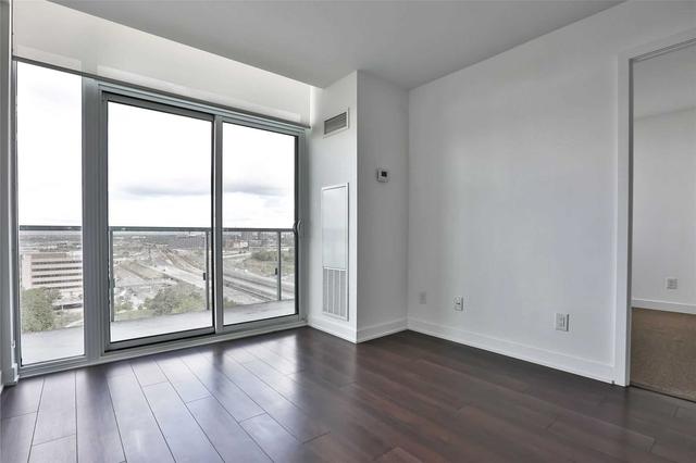 1510 - 160 Flemington Rd, Condo with 1 bedrooms, 1 bathrooms and 1 parking in Toronto ON | Image 2