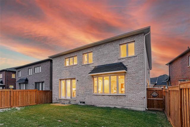 128 Helena Crt, House detached with 4 bedrooms, 4 bathrooms and 6 parking in Newmarket ON | Image 29