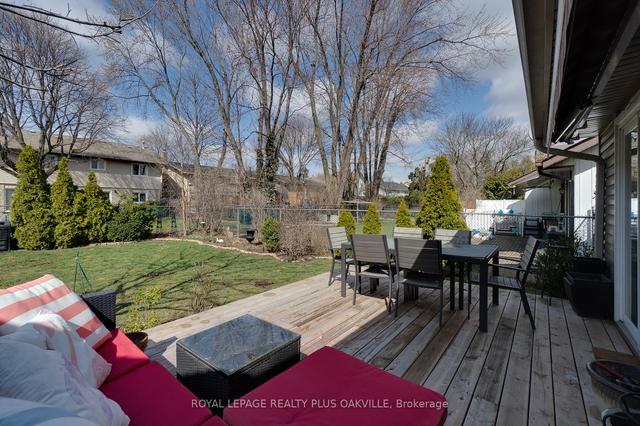 2477 Mainroyal St, House semidetached with 3 bedrooms, 2 bathrooms and 6 parking in Mississauga ON | Image 21