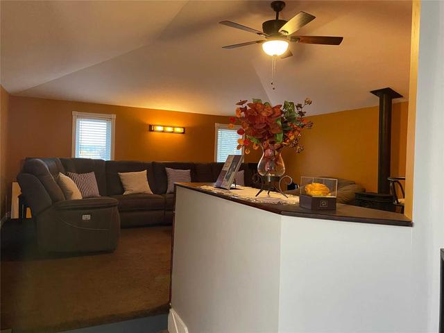 46 Logan Crt, House detached with 3 bedrooms, 3 bathrooms and 6 parking in Barrie ON | Image 7