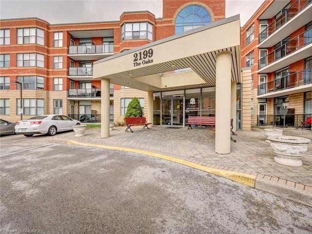 219 - 2199 Sixth Line, House attached with 2 bedrooms, 2 bathrooms and null parking in Oakville ON | Image 47