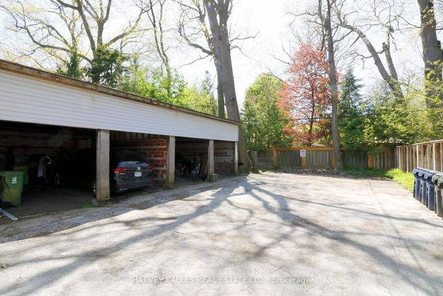 356 Walmer Rd, House detached with 8 bedrooms, 8 bathrooms and 4 parking in Toronto ON | Image 12