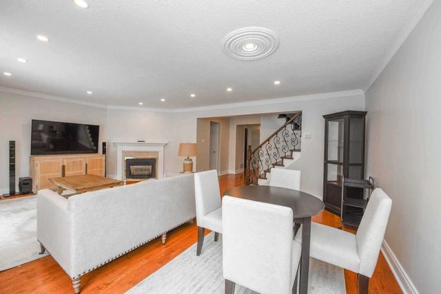 36 Stornwood Crt, Townhouse with 2 bedrooms, 4 bathrooms and 2 parking in Brampton ON | Image 4