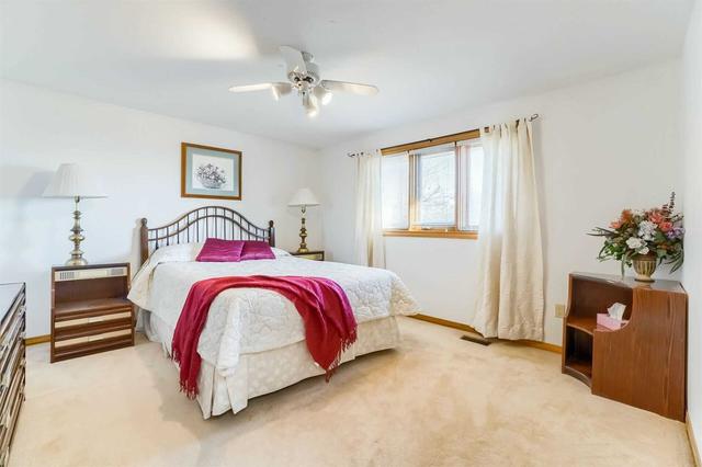 26 Foxwood Cres, House detached with 4 bedrooms, 4 bathrooms and 7 parking in Guelph ON | Image 10