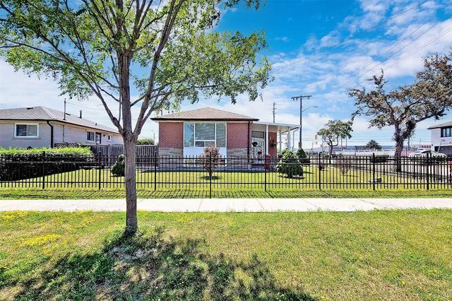 1 Penlea Ave, House detached with 3 bedrooms, 2 bathrooms and 4 parking in Toronto ON | Image 30