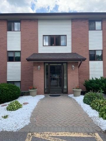 204 - 1429 Clearview Dr, Townhouse with 2 bedrooms, 2 bathrooms and 1 parking in Peterborough ON | Image 1