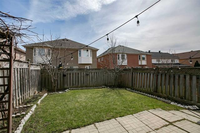 932 Flute Way, House semidetached with 3 bedrooms, 3 bathrooms and 5 parking in Mississauga ON | Image 25