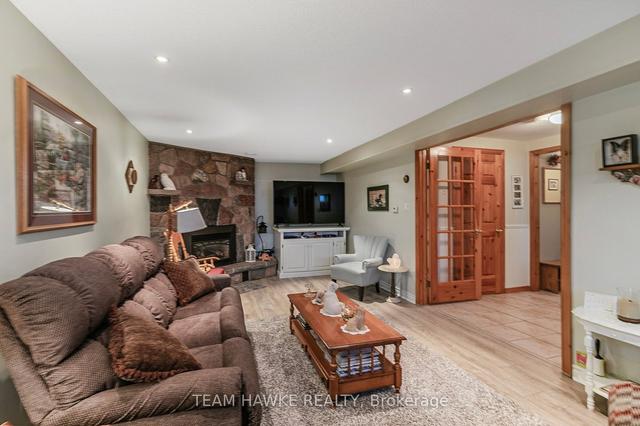 365 Cedar St, House detached with 2 bedrooms, 2 bathrooms and 3 parking in Midland ON | Image 17