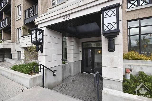 307 - 429 Kent Street, Condo with 2 bedrooms, 2 bathrooms and 1 parking in Ottawa ON | Image 2