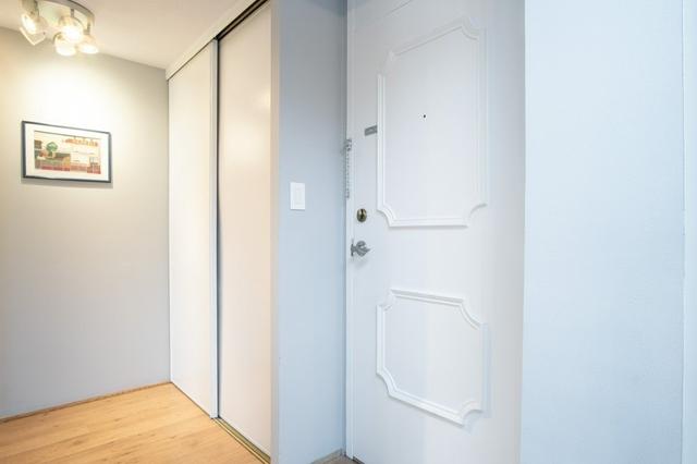 1605 - 250 Scarlett Rd, Condo with 2 bedrooms, 2 bathrooms and 1 parking in Toronto ON | Image 26