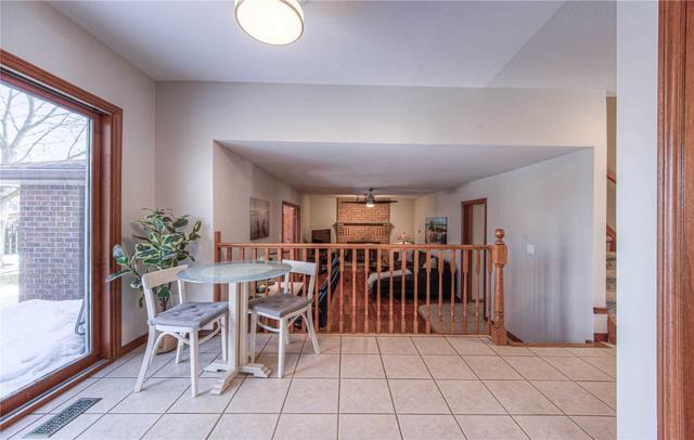 22 Brazolot Dr, House detached with 3 bedrooms, 4 bathrooms and 3 parking in Guelph ON | Image 4