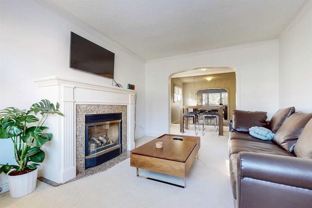 6 Athlone Rd, House detached with 2 bedrooms, 2 bathrooms and 2 parking in Toronto ON | Image 32