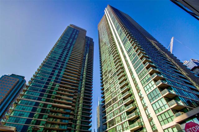 1210 - 18 Harbour St, Condo with 2 bedrooms, 2 bathrooms and 1 parking in Toronto ON | Image 1