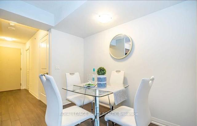 1408 - 30 Meadowglen Pl, Condo with 1 bedrooms, 2 bathrooms and 1 parking in Toronto ON | Image 5
