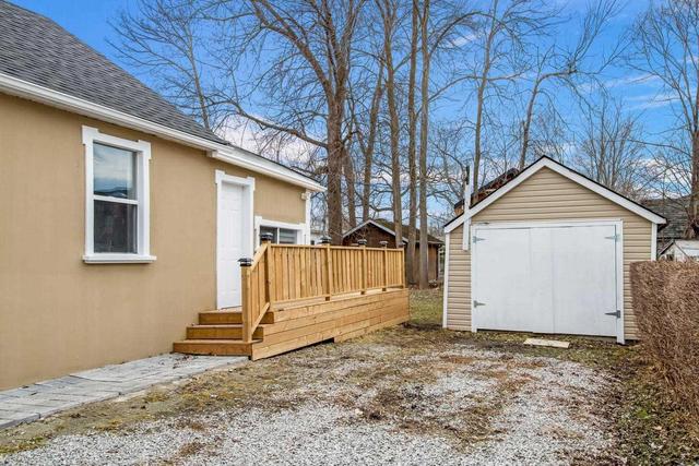 802 Sedore Ave, House detached with 2 bedrooms, 1 bathrooms and 4 parking in Georgina ON | Image 14
