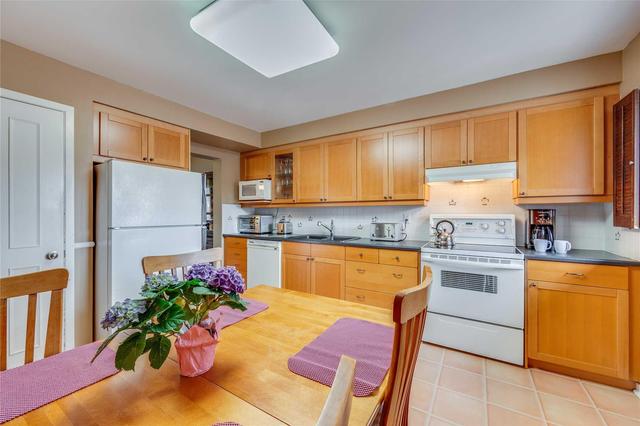 20 Gypsy Roseway Rd, Townhouse with 3 bedrooms, 3 bathrooms and 2 parking in Toronto ON | Image 7