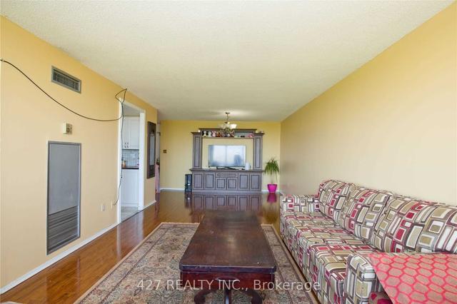 1105 - 10 Markbrook Lane, Condo with 2 bedrooms, 2 bathrooms and 1 parking in Toronto ON | Image 2